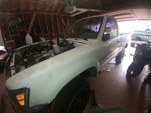 91 Toyota pickup 4x4 part out. COMPLETE TRUCK! 