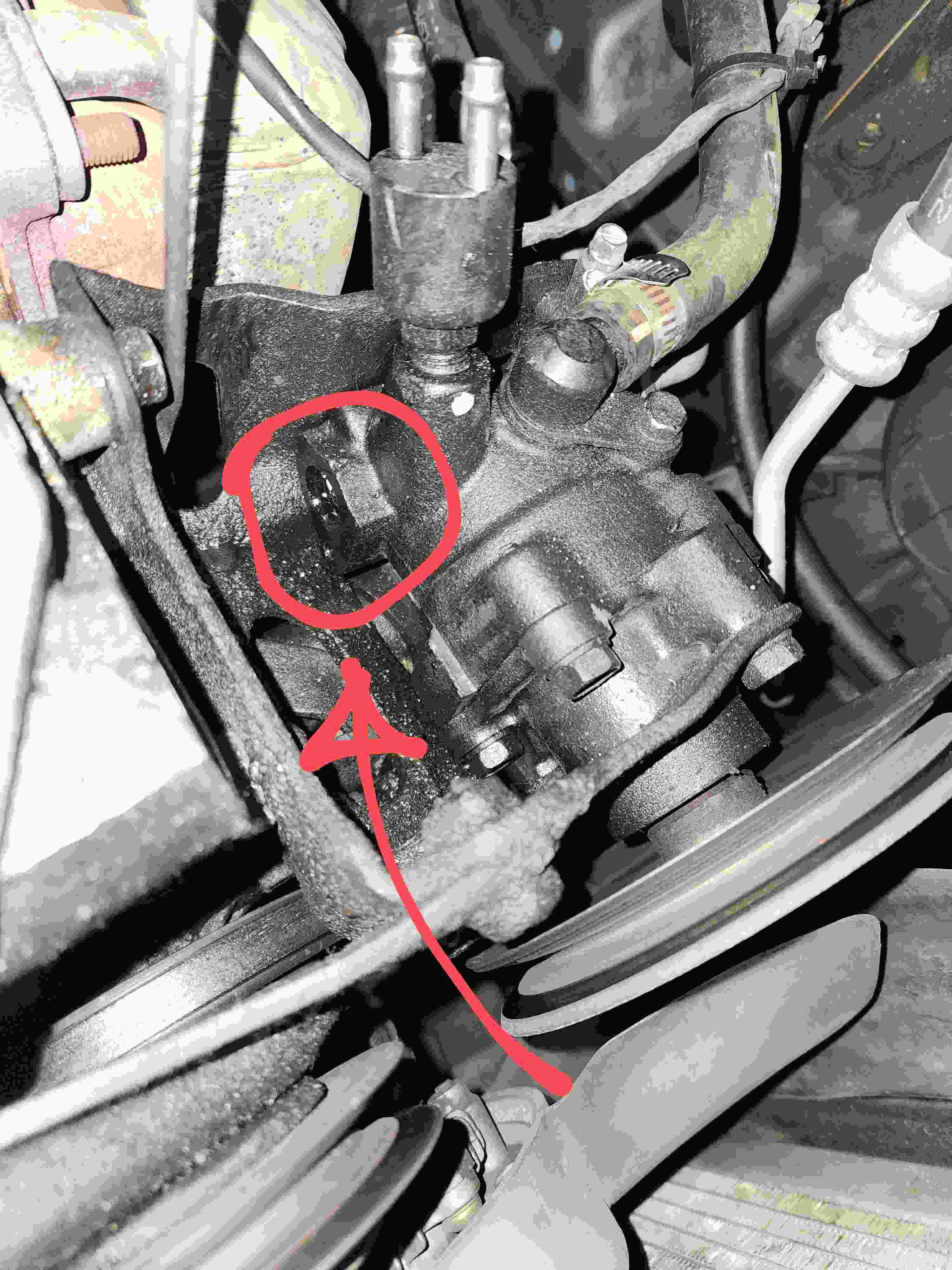 Identify hole in 22RE power steering pump