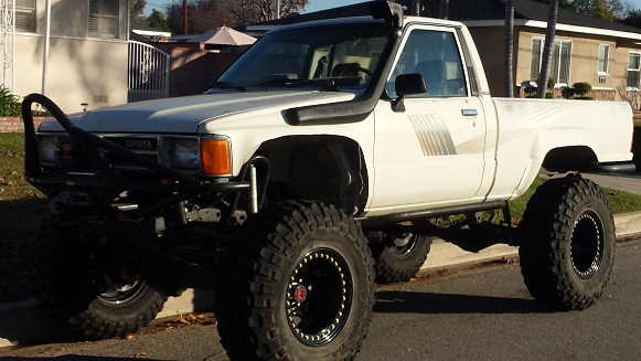1987 toyota pickup. BUILT STREET AND TRAIL-READY!!!